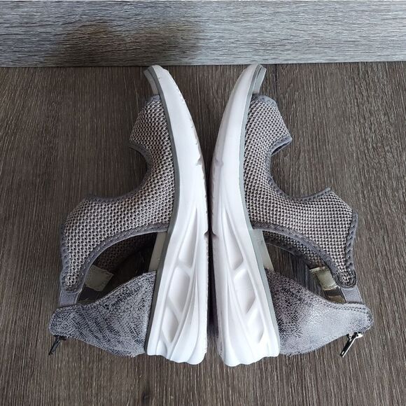 JBU by Jambu Margot Memory Foam Sandal Light Gray Snake Size 6.5 - Picture 6 of 10